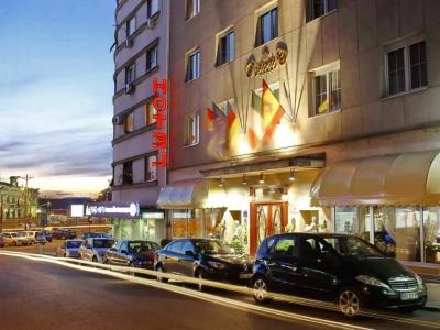 Queen's Astoria Design - 37