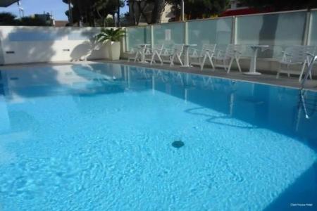 Club House - 42