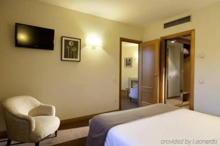 Rafaelhoteles Piramides - 5