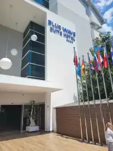 Blue Wave Suite - 55