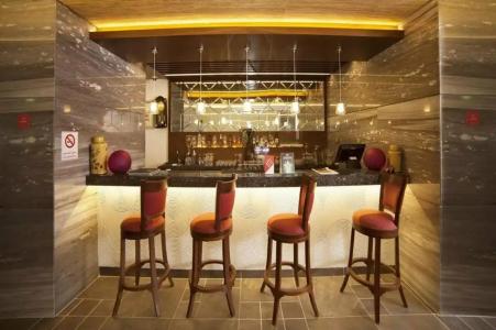 Raviz Center Point - 78