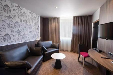 Best Western Premier Le Patio des Artistes Wellness Jacuzzi - 26