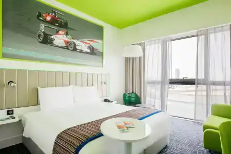 Park Inn by Radisson Dubai Motor City - 3