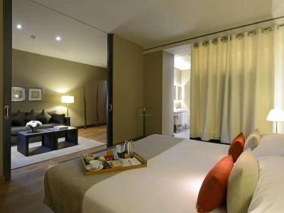 Grand Central, Small Luxurys - 82