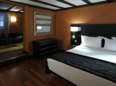 Palacio de Santa Paula, Autograph Collection - 90