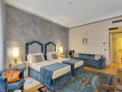 Rivoli Boutique - 69