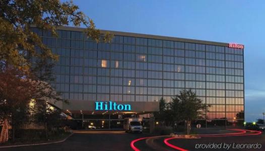 Hilton Kansas City Airport - 30