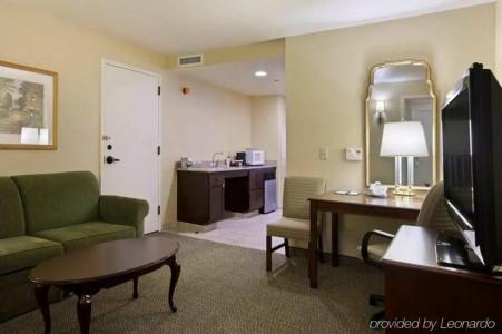 Deltas by Marriott Burlington - 17