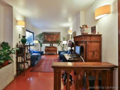 Rivoli Boutique - 45