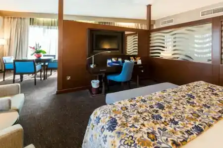 Howard Johnson Bur Dubai - 60
