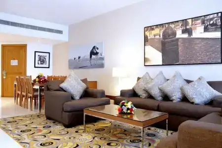 Golden Sands Apartments - 11