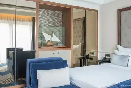 Boutique La Roche - 86