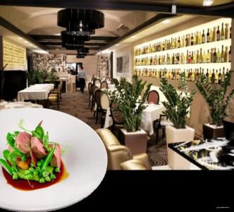 Queen's Court & Residence - 53
