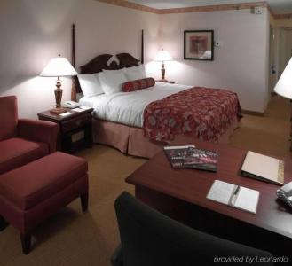 Hilton Kansas City Airport - 25