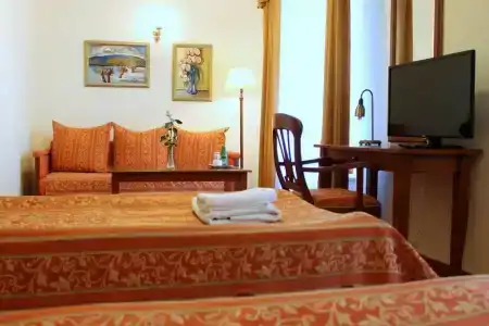 Pod Złotą Różą - 7