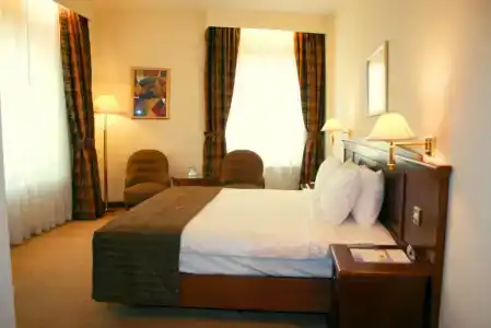 Howard Johnson Bur Dubai - 55