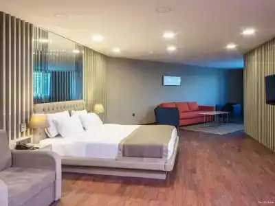 The City Suites - 7