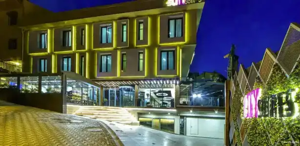 The City Suites - 30