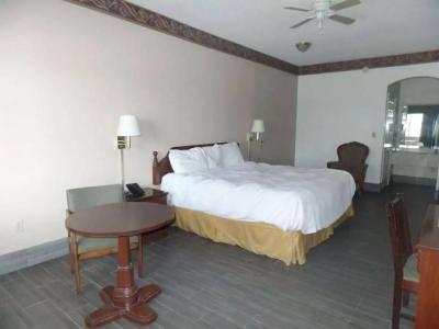 Texas Inn Downtown McAllen - 38