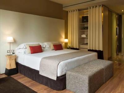 Grand Central, Small Luxurys - 98