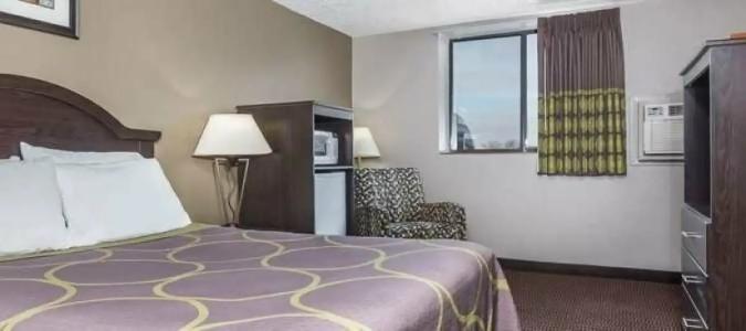 Super 8 by Wyndham Bismarck - 46