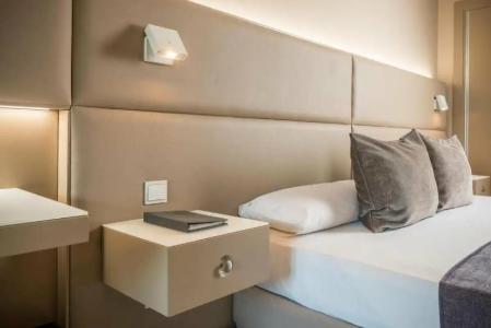 Sallés Pere IV - 12