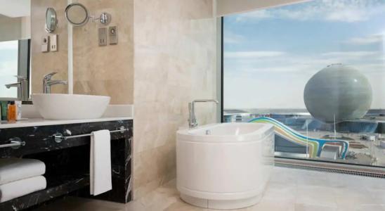 DoubleTree by Hilton Izmir - Alsancak - 61