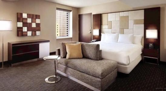 DoubleTree by Hilton Izmir - Alsancak - 92