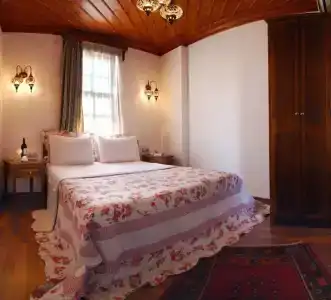 White Garden-Adult Only - 27