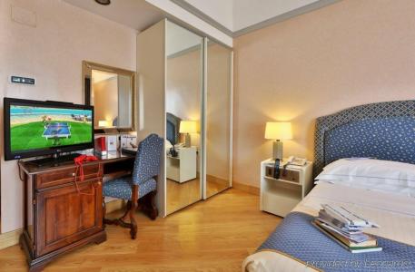 Rivoli Boutique - 52