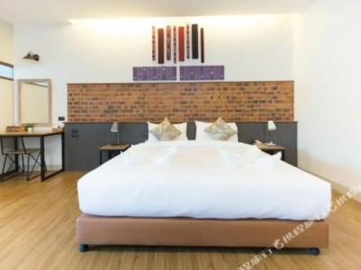 The Old City Wall Inn - 58