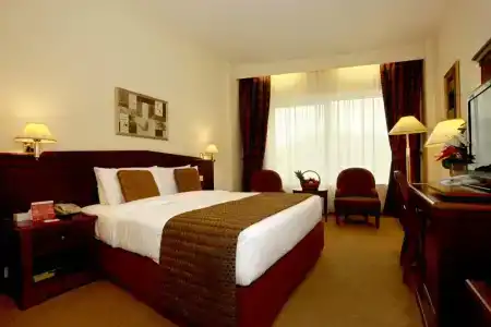 Howard Johnson Bur Dubai - 2