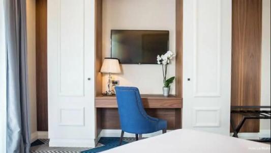 Boutique La Roche - 82