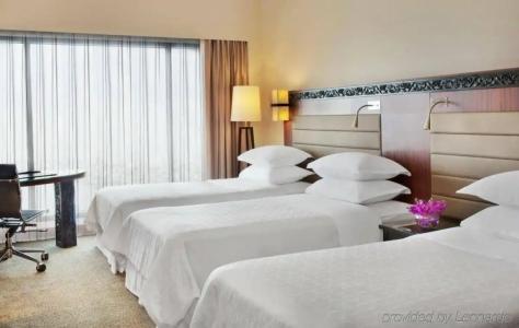 Royal Orchid Sheraton and Towers - 70