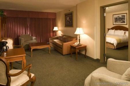 DoubleTree by Hilton Fresno Convention Center - 47