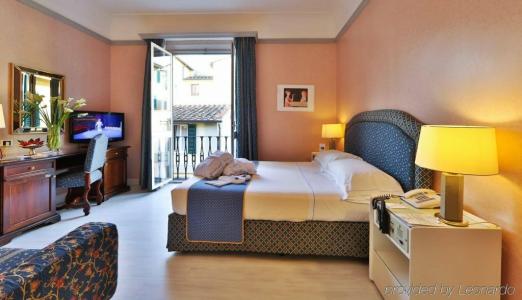 Rivoli Boutique - 67