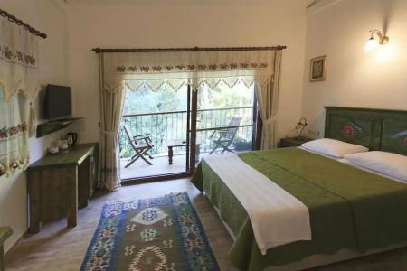 Pyramid Boutique - 11