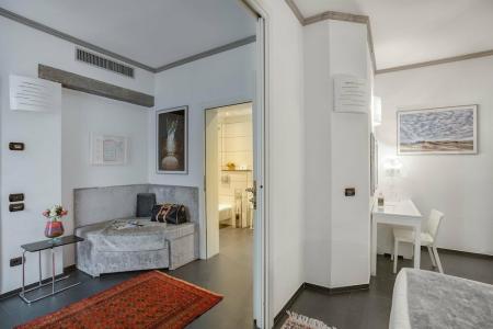 Rivoli Boutique - 86