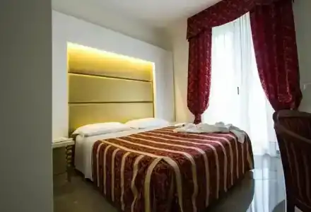 Gallia Palace - 86