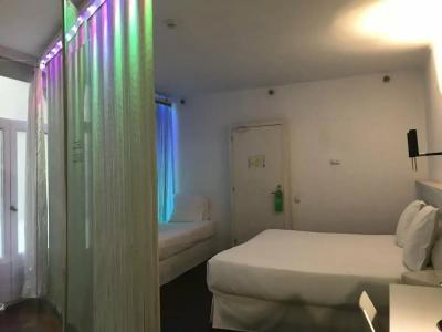 Chic & Basic Born Boutique - 32