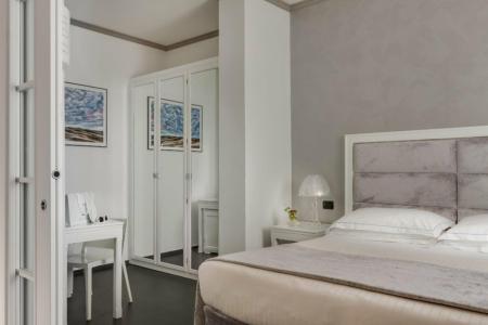 Rivoli Boutique - 62