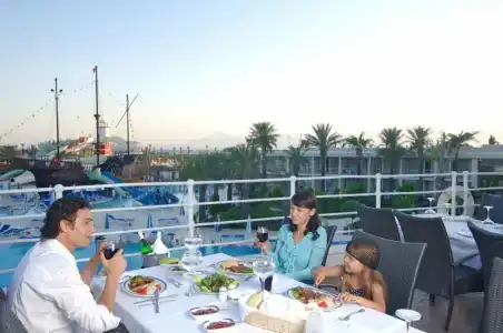 Titanic Deluxe Lara - 70