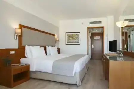 Best Western Plus Plaza - 77