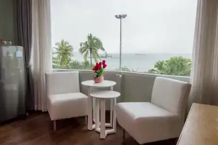 The Beach Front Resort, Pattaya - 4