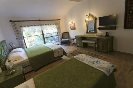 Pyramid Boutique - 7