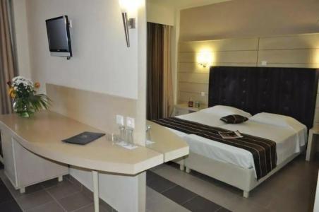 Blue Dream Palace Trypiti Beach Resort & Spa - 20