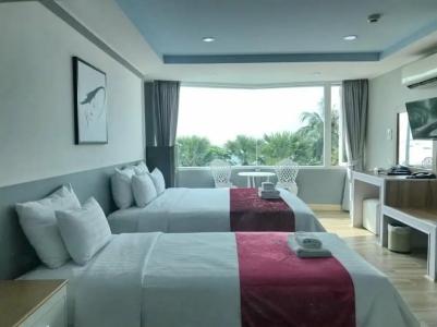 The Beach Front Resort, Pattaya - 11