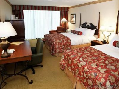 Hilton Kansas City Airport - 7