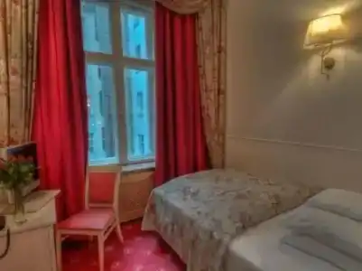 Augusta Am Kurfürstendamm - 93