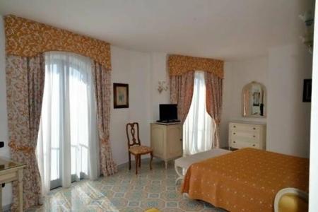 Grand Excelsior - 44